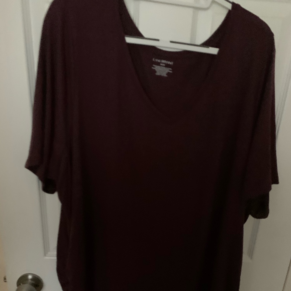 BNWOT maroon short sleeve tee!